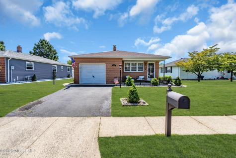 13 San Juan Court Toms River NJ 08757