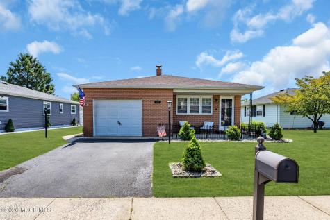 13 San Juan Court Toms River NJ 08757