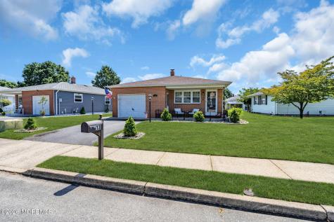 13 San Juan Court Toms River NJ 08757