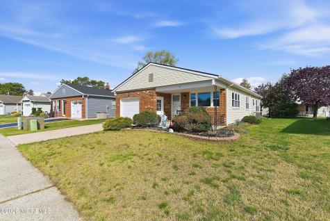 38 Woodstock Drive Toms River NJ 08757