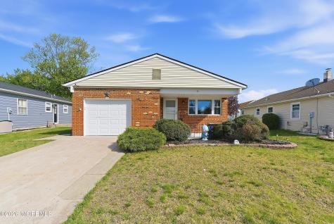 38 Woodstock Drive Toms River NJ 08757