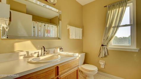 445 Paxson Avenue Hamilton Square NJ 08690