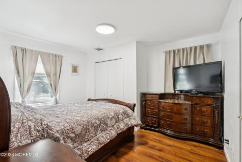 5 Liberty Court Howell NJ 07731