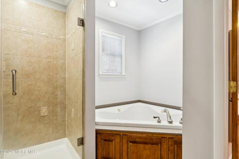 5 Liberty Court Howell NJ 07731