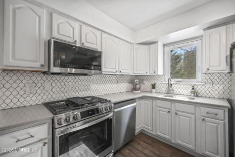 39 Tioga Drive Howell NJ 07731