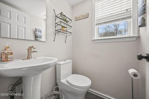 39 Tioga Drive Howell NJ 07731