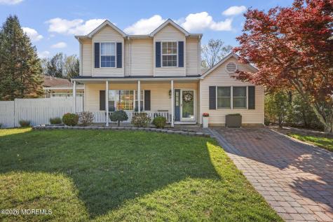 39 Tioga Drive Howell NJ 07731