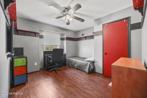 39 Tioga Drive Howell NJ 07731