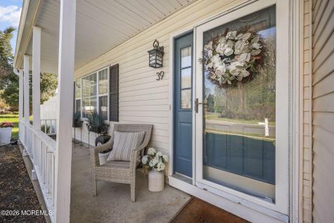 39 Tioga Drive Howell NJ 07731