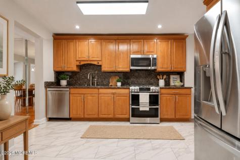 151 Chestnut Way Manalapan NJ 07726