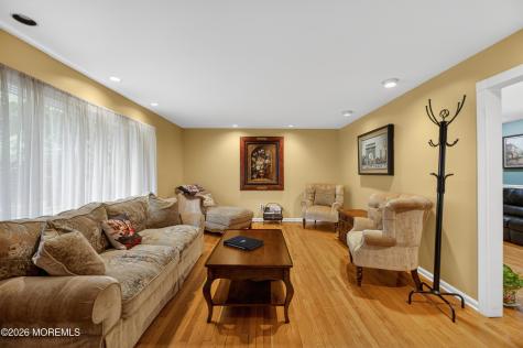 7 Kingston Terrace Morganville NJ 07751