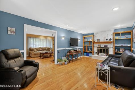 7 Kingston Terrace Morganville NJ 07751