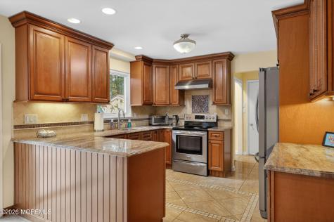 7 Kingston Terrace Morganville NJ 07751