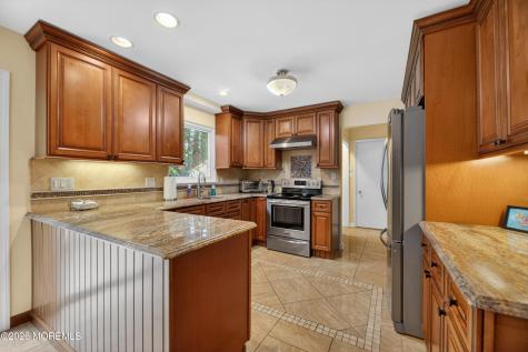 7 Kingston Terrace Morganville NJ 07751