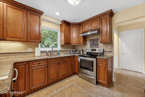 7 Kingston Terrace Morganville NJ 07751