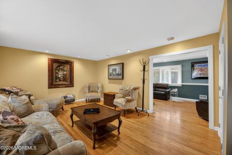 7 Kingston Terrace Morganville NJ 07751