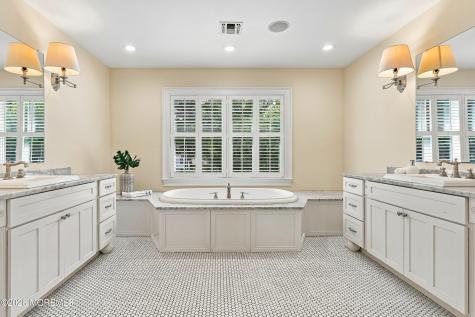 24 Circle Drive Rumson NJ 07760