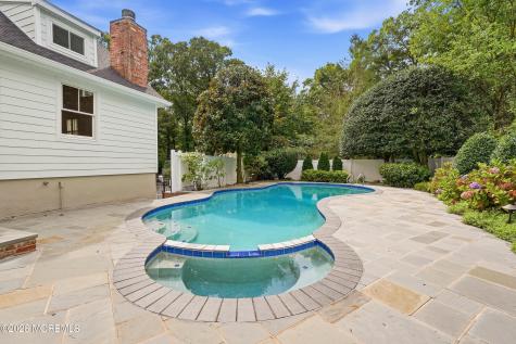 24 Circle Drive Rumson NJ 07760