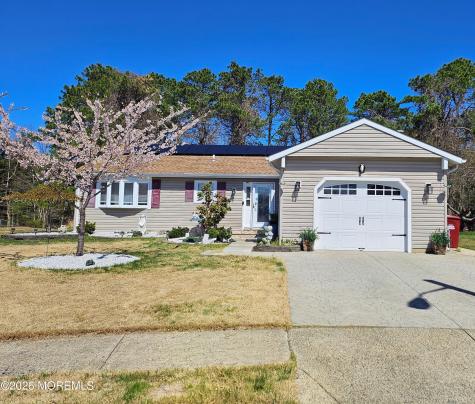 9 Flamingo Way Toms River NJ 08757