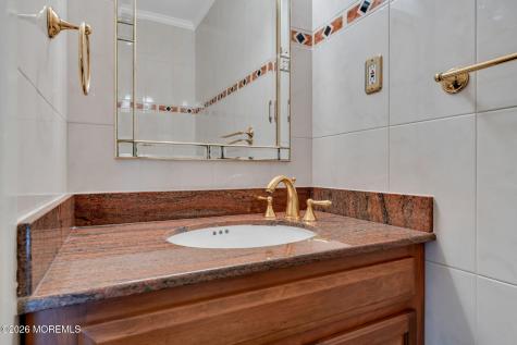 62 Knox Lane Manalapan NJ 07726