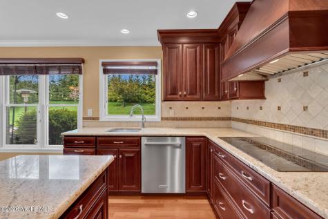 62 Knox Lane Manalapan NJ 07726