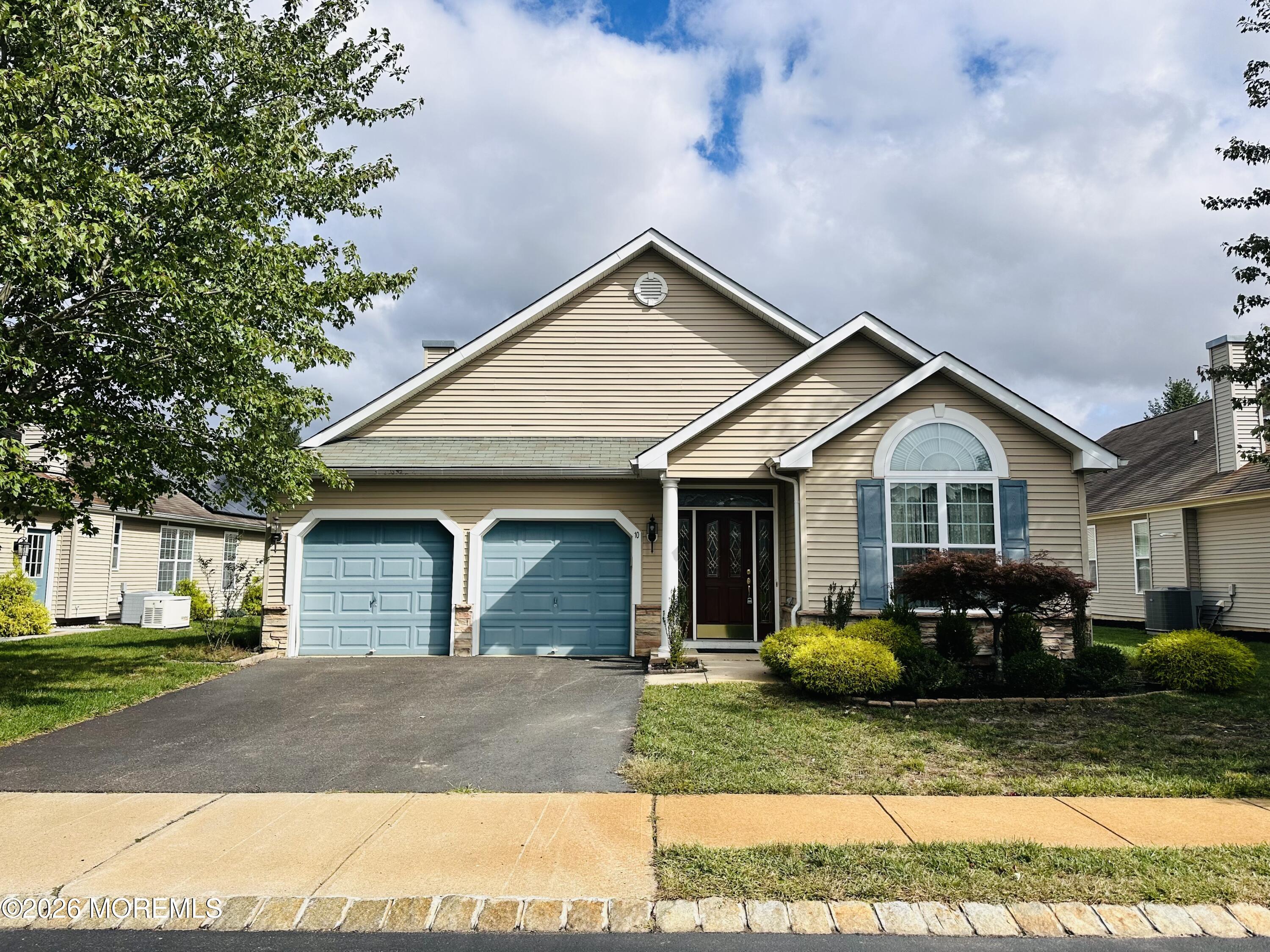 10 Woodview Drive Manchester NJ 08759