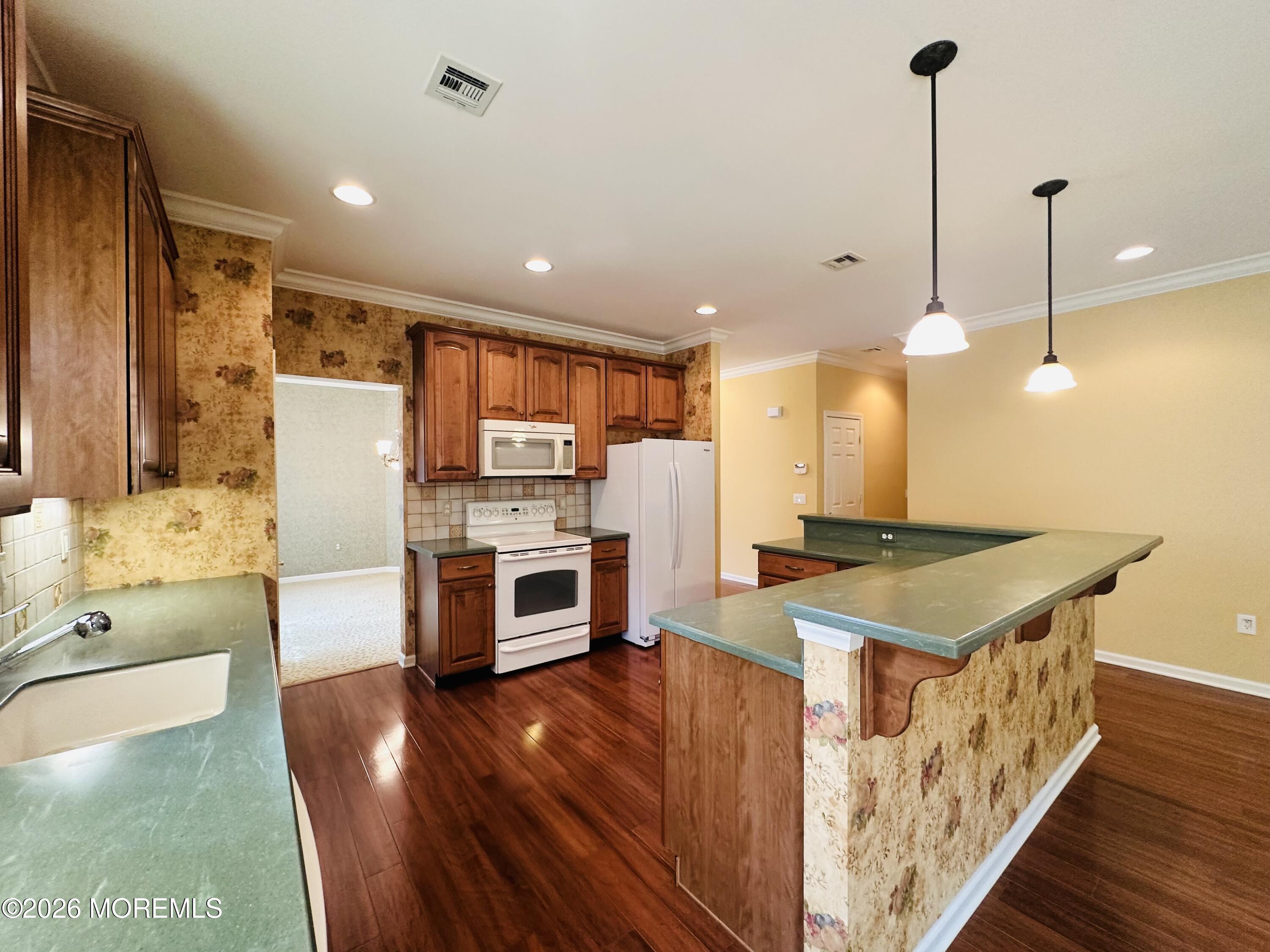 10 Woodview Drive Manchester NJ 08759