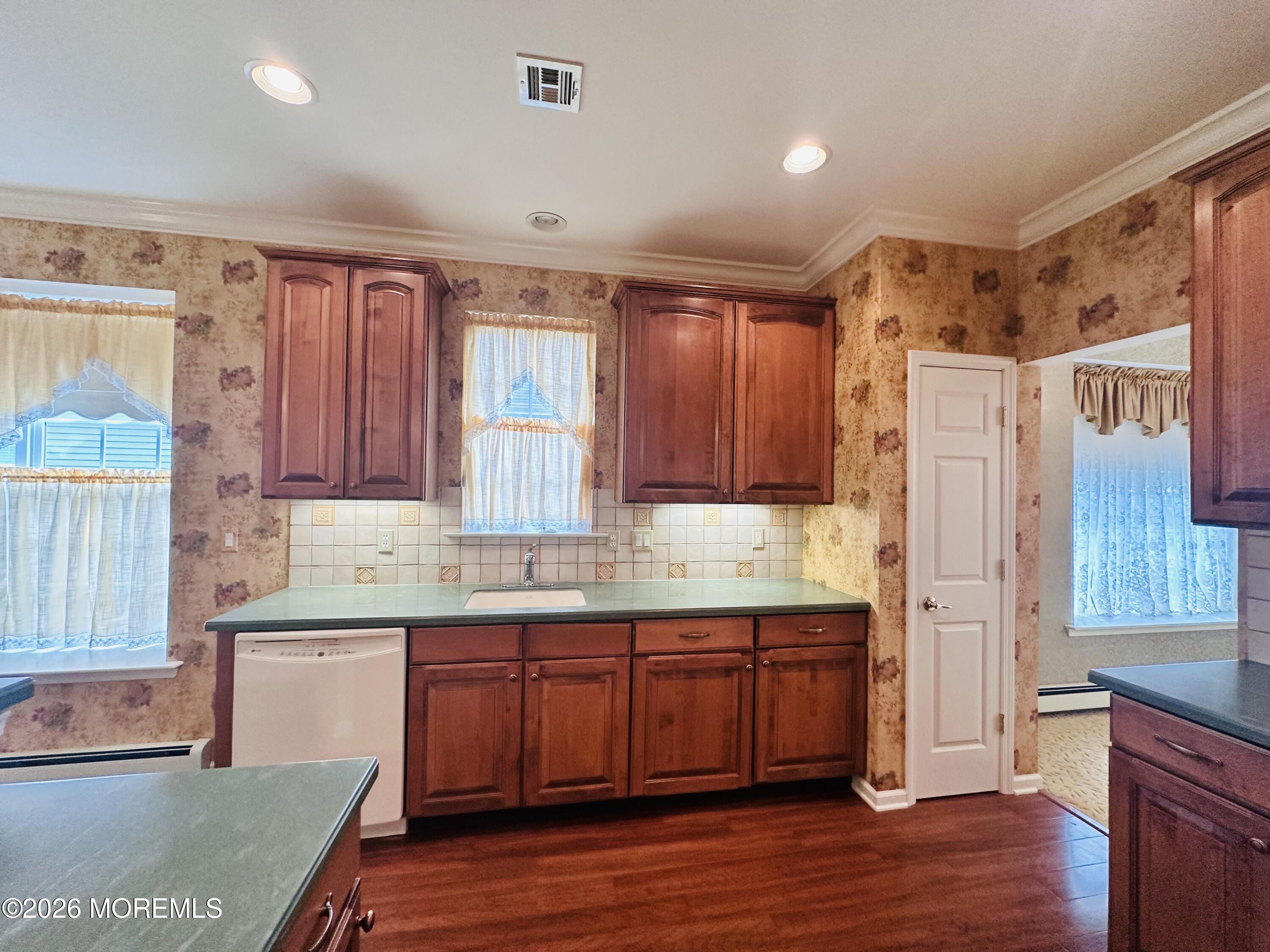 10 Woodview Drive Manchester NJ 08759