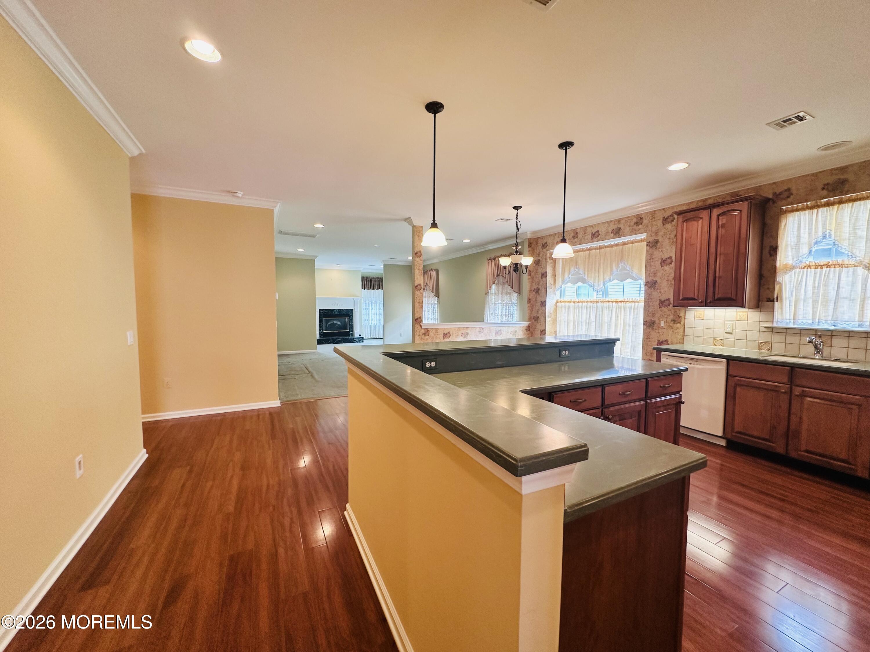 10 Woodview Drive Manchester NJ 08759