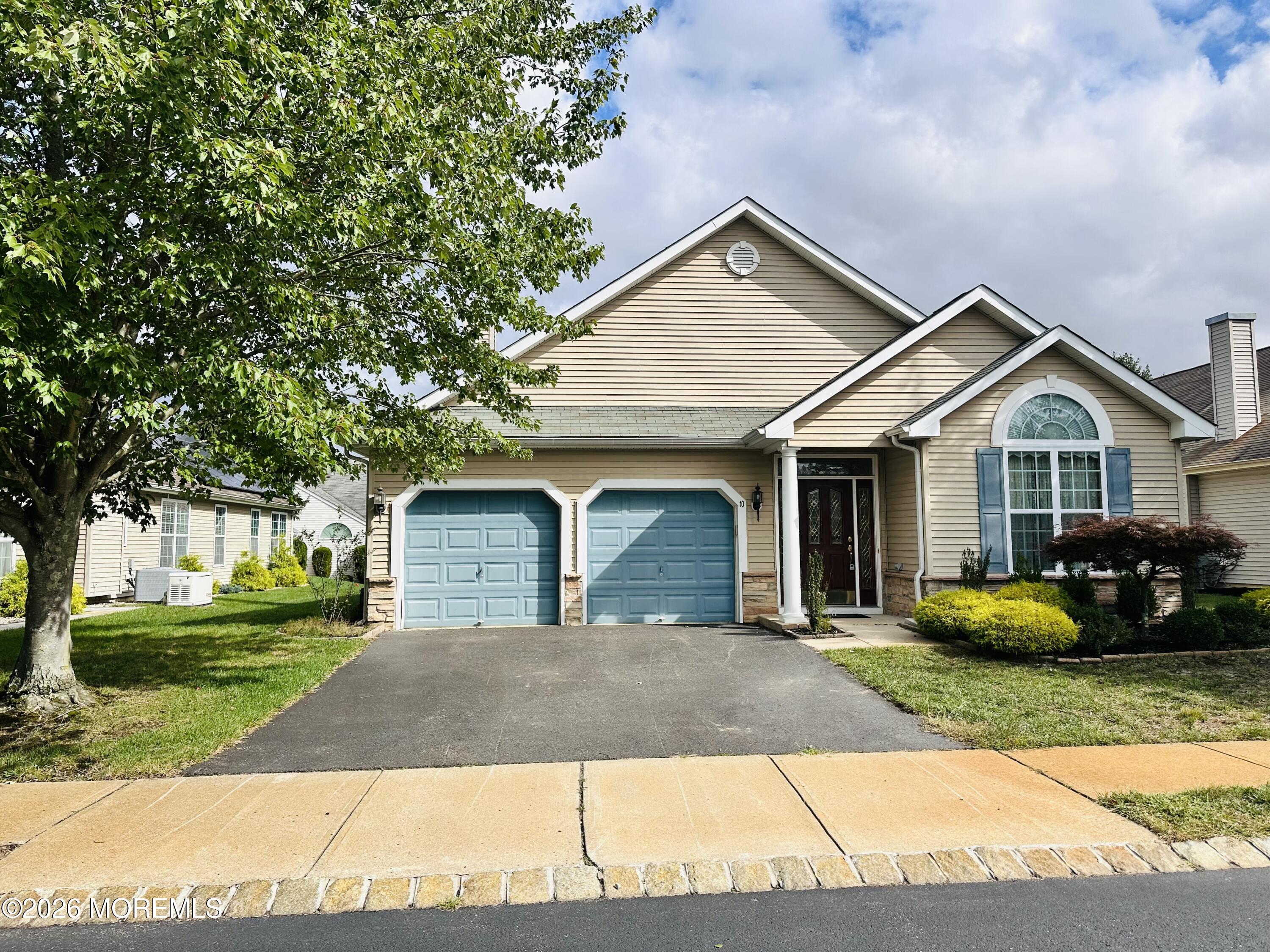 10 Woodview Drive Manchester NJ 08759