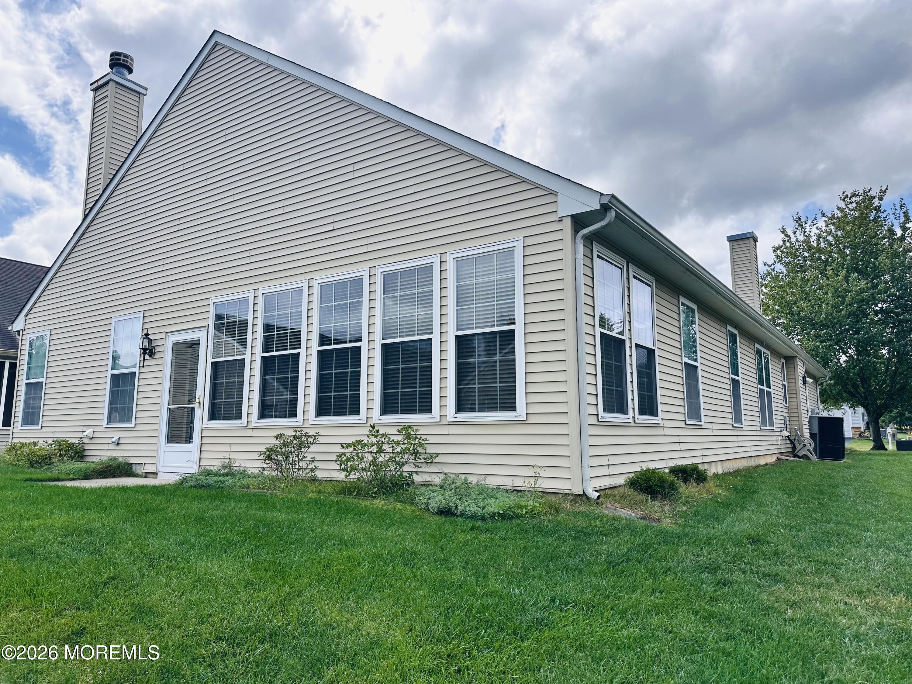 10 Woodview Drive Manchester NJ 08759