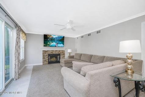 20 Thousand Oaks Terrace Howell NJ 07731