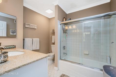 20 Thousand Oaks Terrace Howell NJ 07731