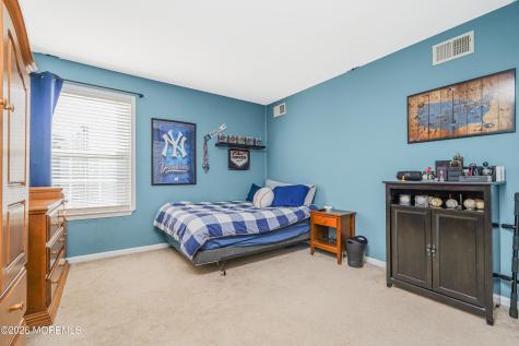 20 Thousand Oaks Terrace Howell NJ 07731
