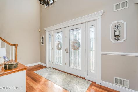 20 Thousand Oaks Terrace Howell NJ 07731