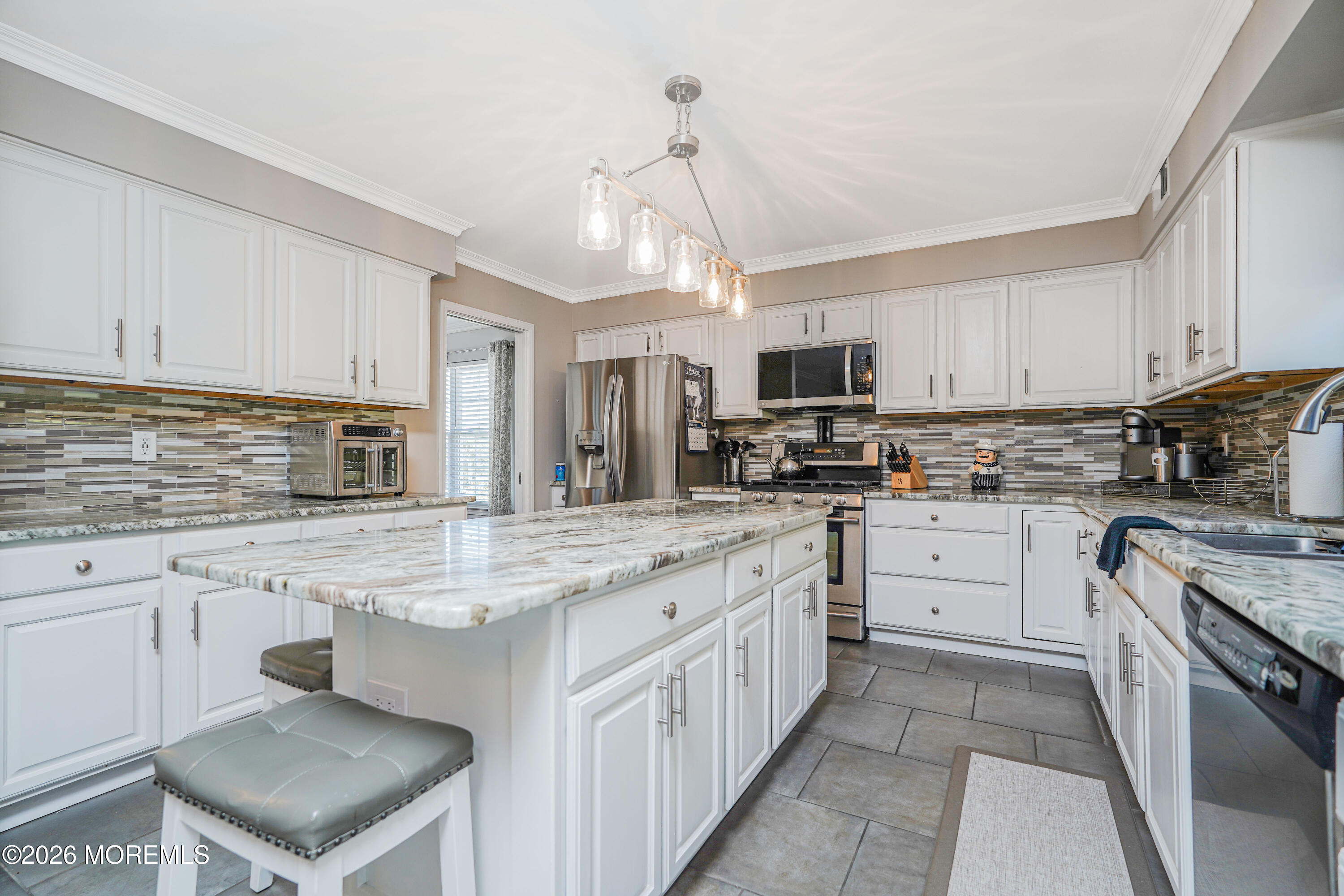20 Thousand Oaks Terrace Howell NJ 07731