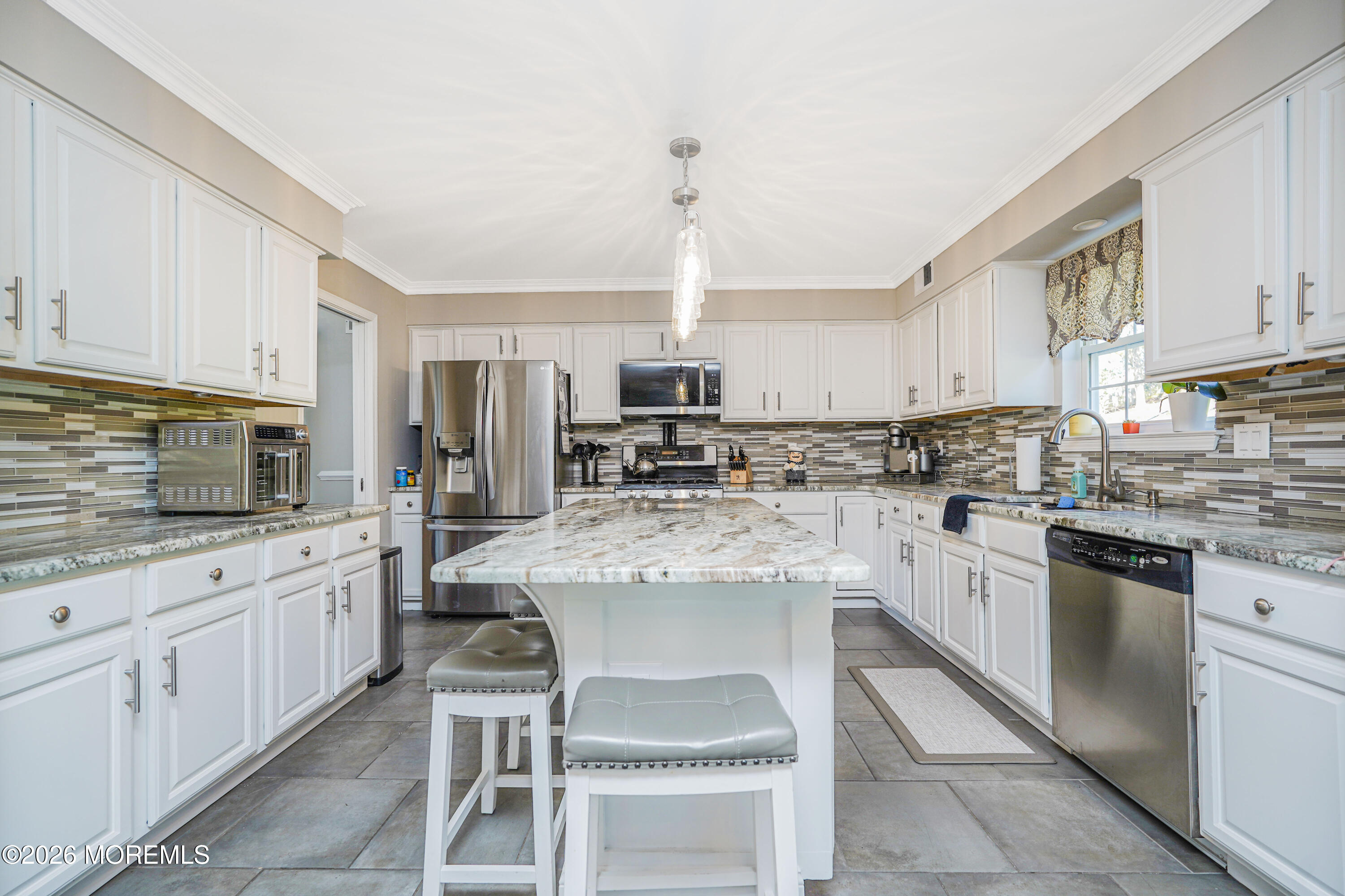 20 Thousand Oaks Terrace Howell NJ 07731