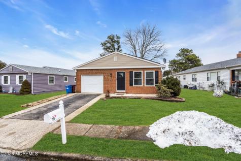 15 Roxton Place Toms River NJ 08757