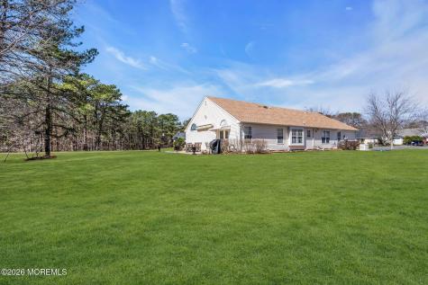 18 Rosewood Court Lakewood NJ 08701