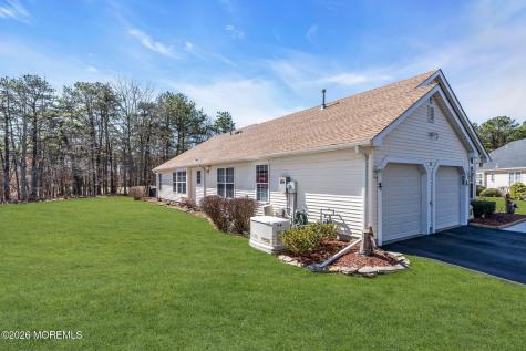 18 Rosewood Court Lakewood NJ 08701