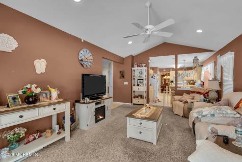 18 Rosewood Court Lakewood NJ 08701