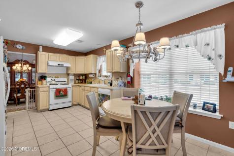18 Rosewood Court Lakewood NJ 08701