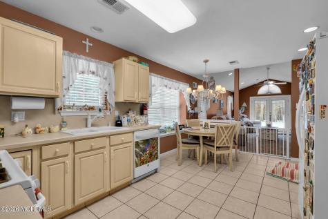 18 Rosewood Court Lakewood NJ 08701