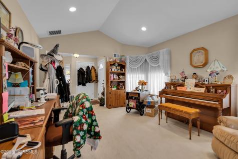 18 Rosewood Court Lakewood NJ 08701
