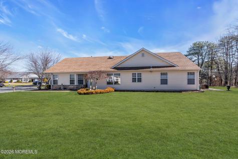 18 Rosewood Court Lakewood NJ 08701