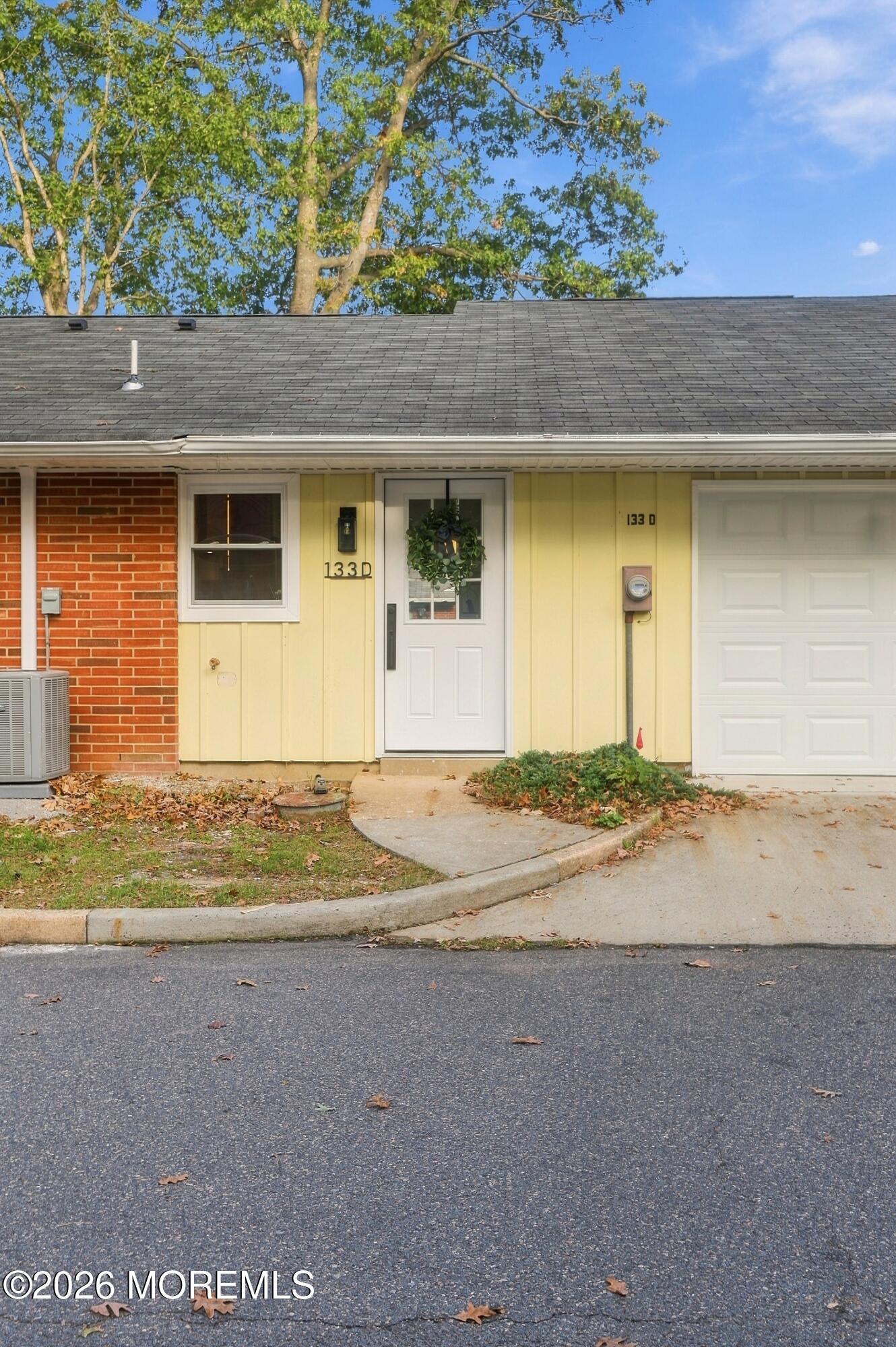 133 Farrington Court Lakewood NJ 08701