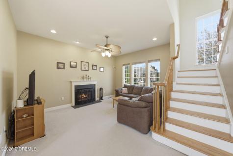 20 Royal Lane Howell NJ 07731