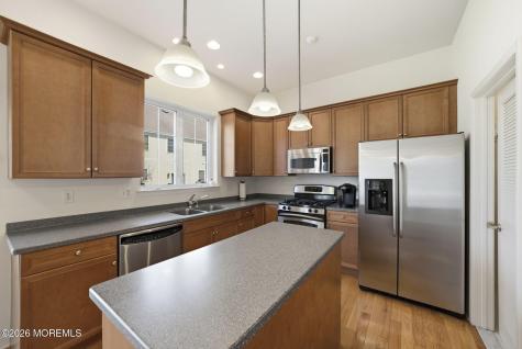 20 Royal Lane Howell NJ 07731