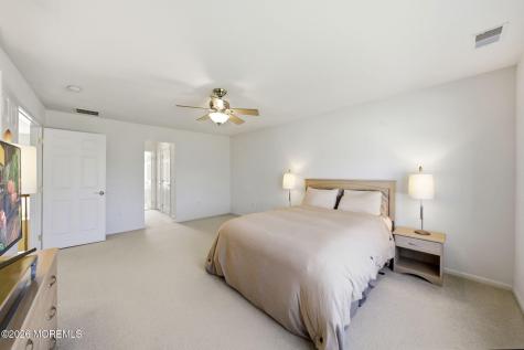 20 Royal Lane Howell NJ 07731