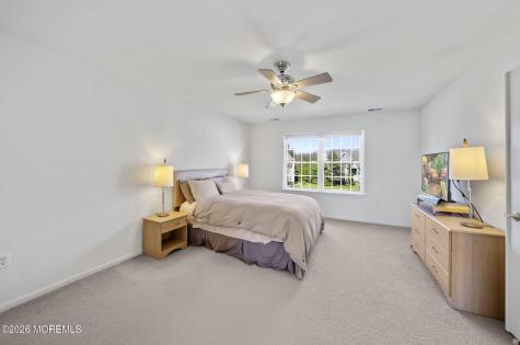 20 Royal Lane Howell NJ 07731